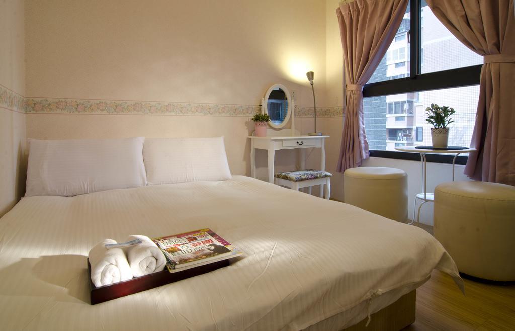 Star Hostel Тайчжун Экстерьер фото